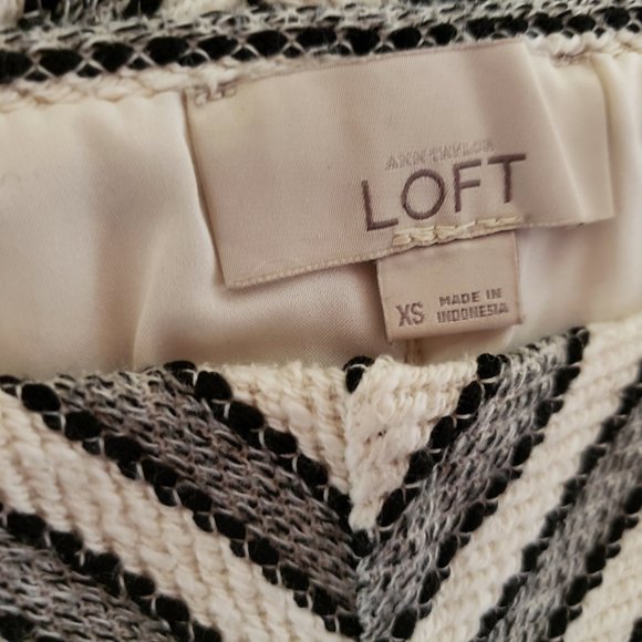 Loft XS Women's Gray Cream Black Striped Flippy Swing Mini Skirt - Picture 5 of 6